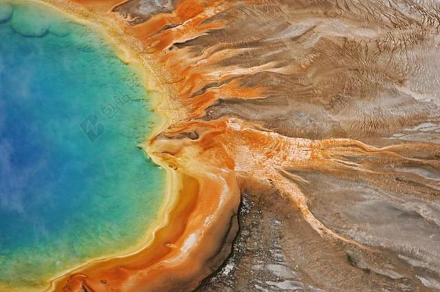 盛大的棱柱形弹簧 热 水 自然 火山 多彩 户外 地热 矿物