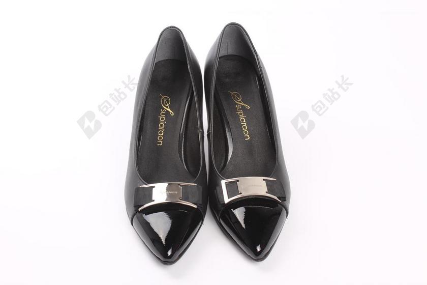 黑色的鞋 鞋 穿鞋 泵气 高的高跟鞋