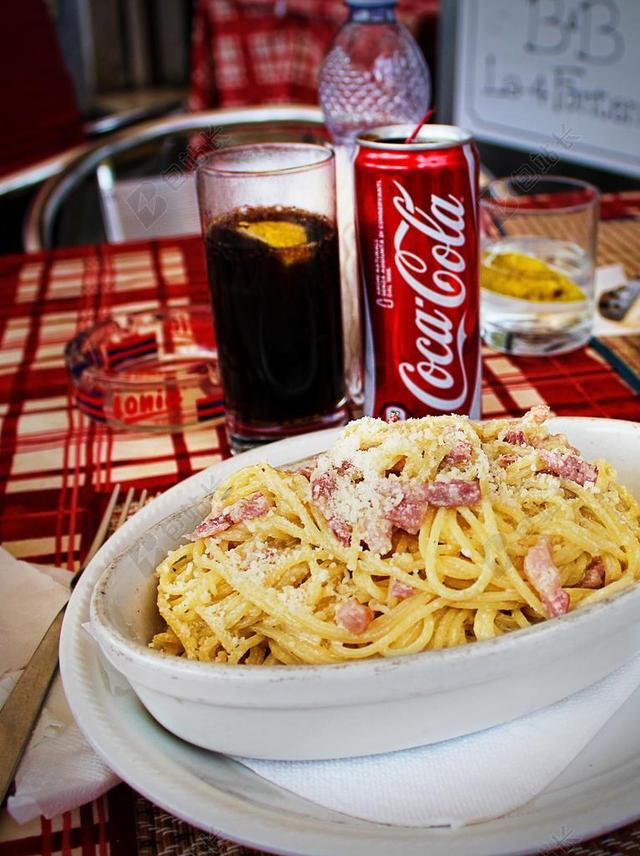意大利面 CARBONARA 午餐 面条 吃 意大利
