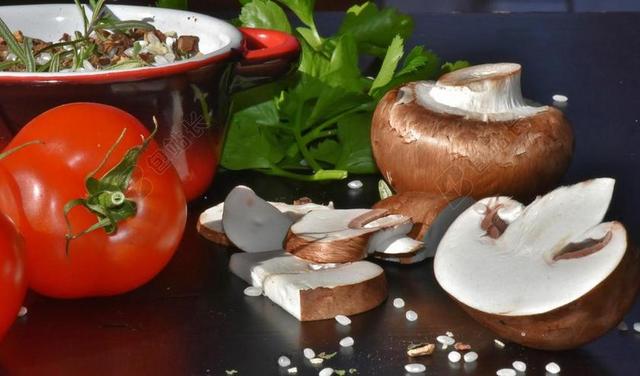 蘑菇 棕色蘑菇 水稻 蕃茄 草药 吃 厨师 食品 健康