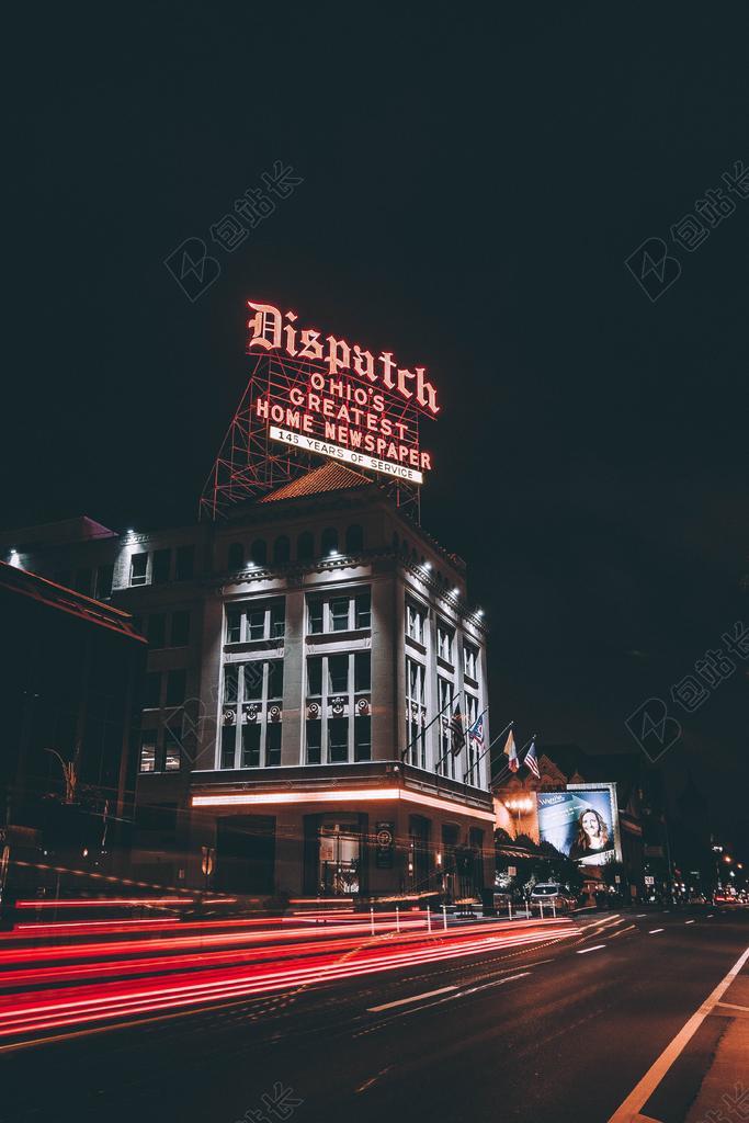 结构 广告牌 建设 城市 黑暗 黄昏 晚上 旗 照明 灯