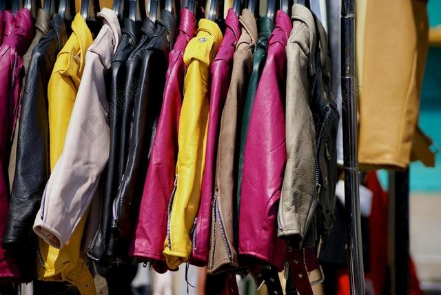 服装 夹克 酿酒 时尚 衣服 零售 跳蚤市场 购物 外套