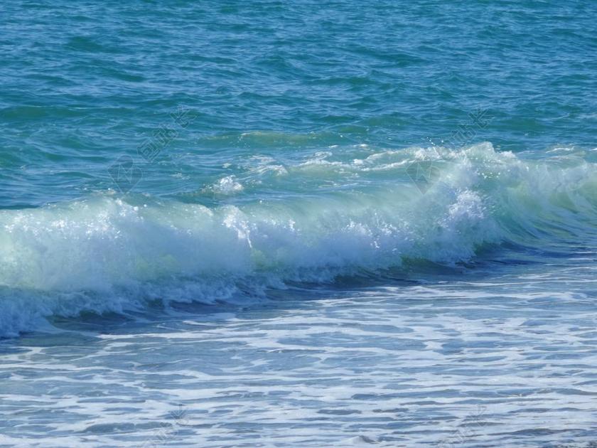 旅游自然海上的波浪背景图片