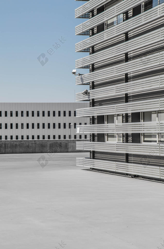 白色简单简约多层现代建筑设计展示背景图片