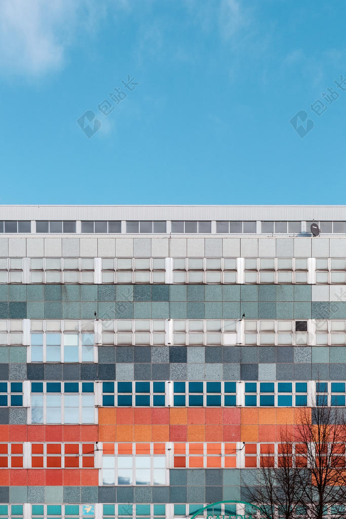 彩色建筑蓝天下彩色的墙面建筑设计背景图片