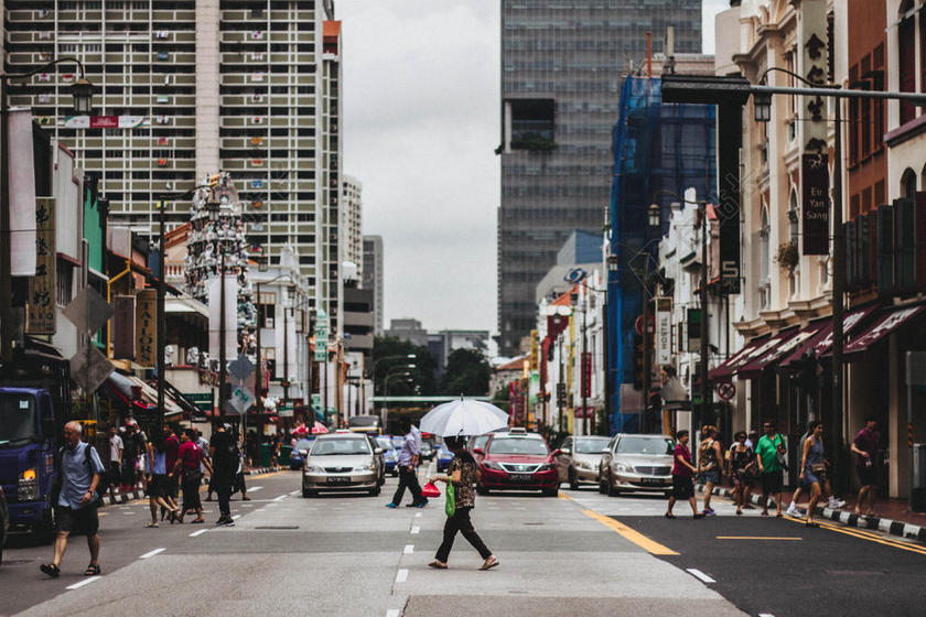 黄色广告时尚简约城市街头背景图片