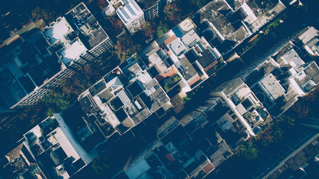 建筑整齐仔细规划好的住宅区建筑设计背景图片