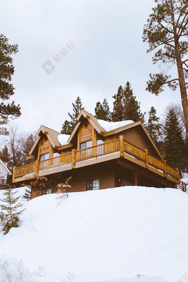 建筑特写美丽的雪中小木屋背景图片
