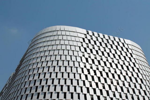 银色建筑简约高楼大厦城市背景图片
