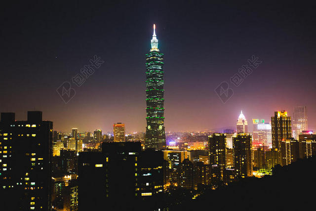 彩色建筑繁华夜幕下的霓虹都市城市景观夜景背景图片