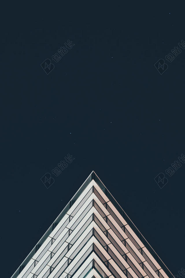 白色的大楼角落背景图片