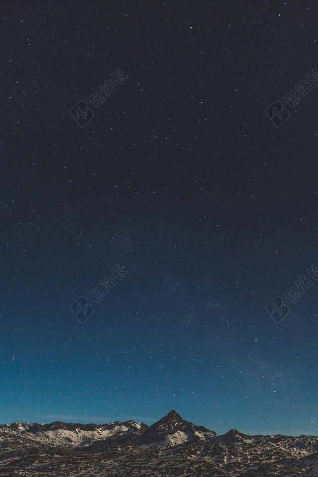 自然美丽星空下的原野自然野外天空背景图片