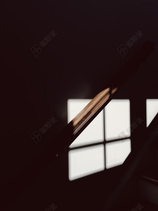 扶手上的窗户阴影背景图片
