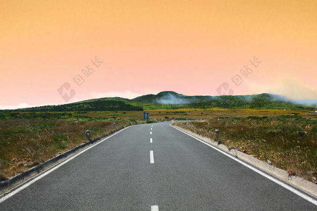旅游自然夕阳下的公路风景背景图片