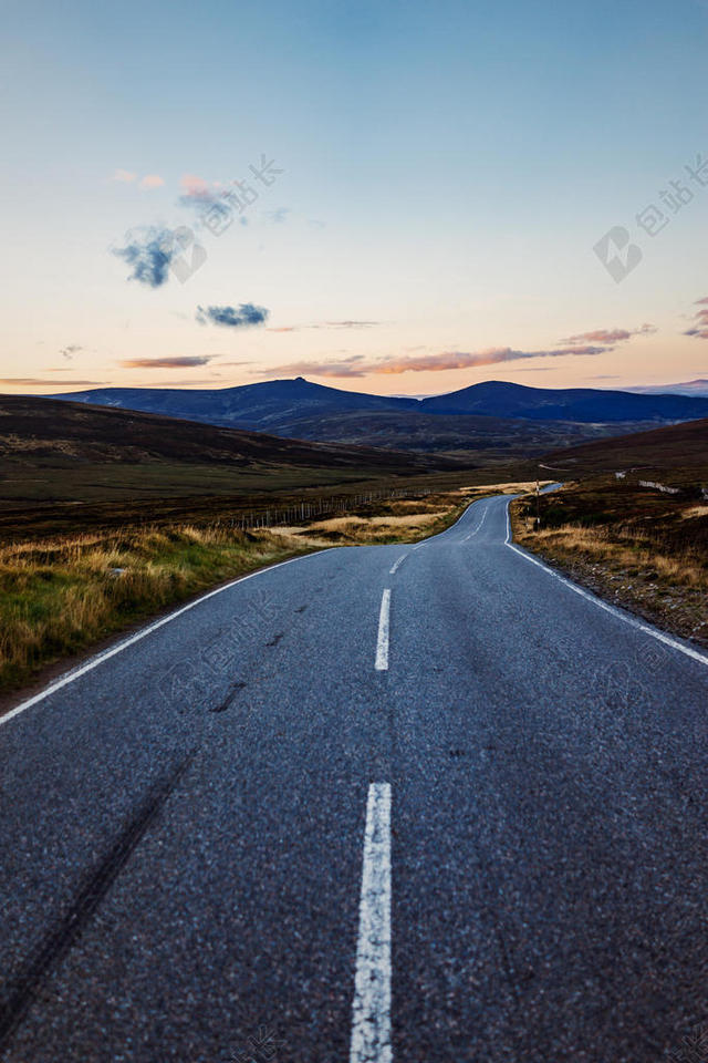 摄影自然夕阳下的公路背景图片