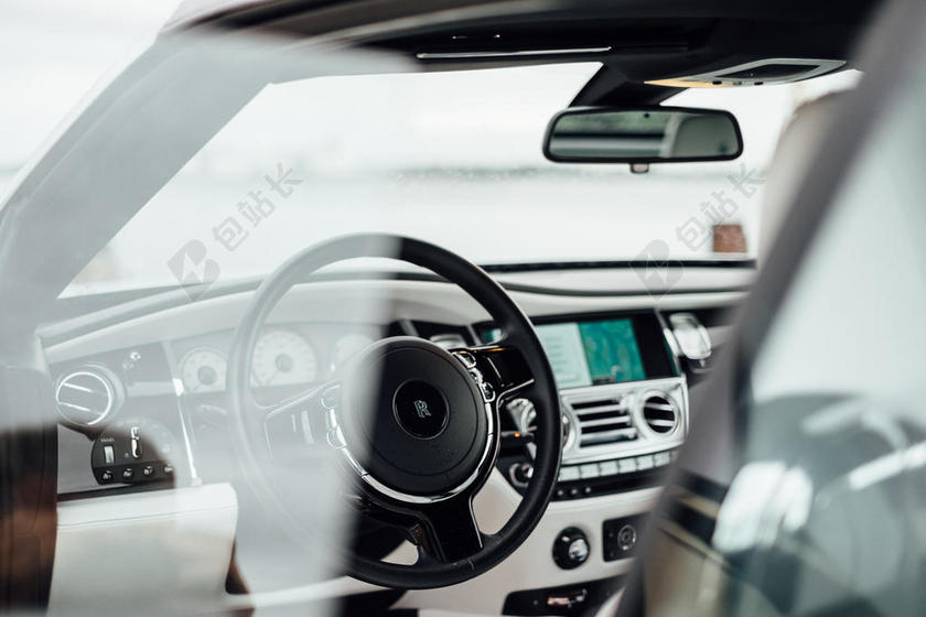 白色交通工具汽车内部造型设计广告背景图片