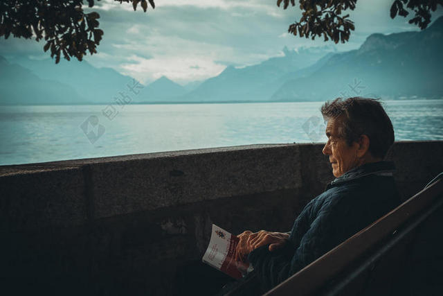 教育唯美男子宁静阅读书籍背景图片
