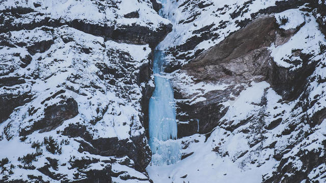 摄影自然雪山融水背景图片