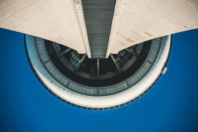 蓝黄建筑现代圆形高楼建筑设计背景图片