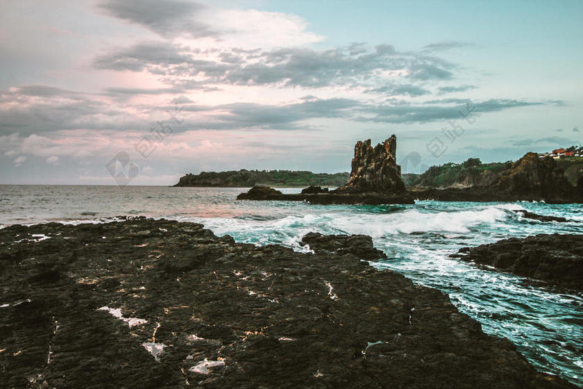 海滩 云 日光 岛 景观 山 自然 自然 摄影 海洋 在户外 岩石 海 海景 海滨 岸 天空 水 波浪