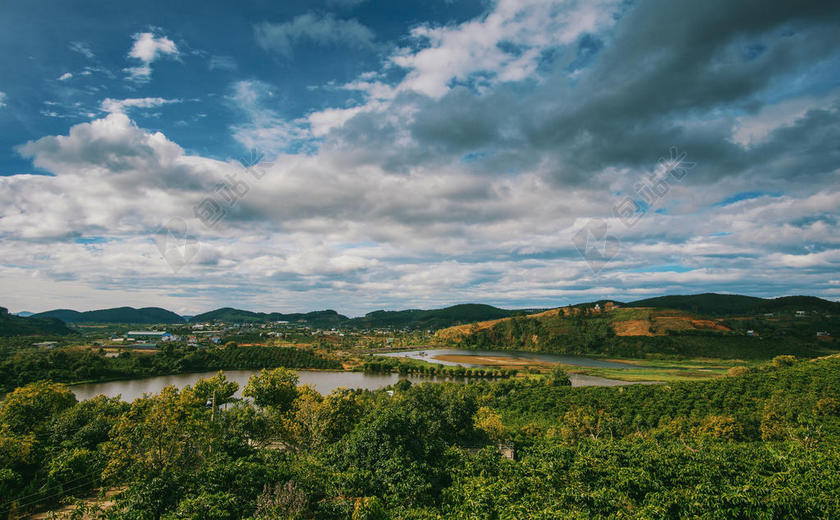农业 云 乡村 农田 黎明 日光 环境 农场 领域 草 草原 绿色 高的 角 射击 小山 景观 山 自然 在户外 风景 天空 夏天 日落 旅行 树 水