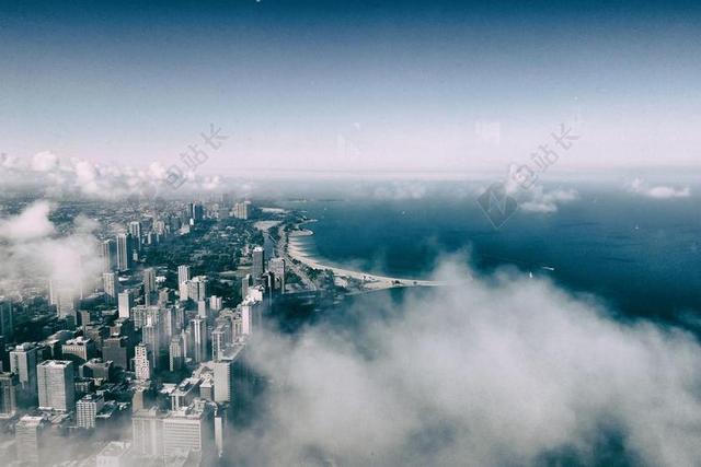 空中 看法 建筑学 海湾 建筑 城市 云 高的 景观 在户外 全景 天空 天际线 看法 水