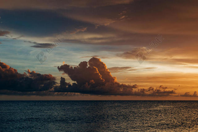 背光 海滩 云 黎明 戏剧性的 黄昏 傍晚 地平线 自然 海洋 在户外 反射 风景 海 海景 天空 暴风雨 日落 水 波浪