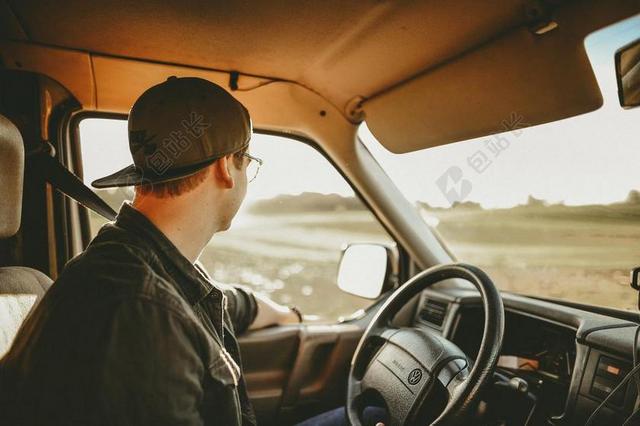 成人 模糊 男孩 汽车 随便的 特写 仪表板 方向 开车 司机 集中 男人 在户外 人 座位 速度计 驾驶 轮 运输 系统 旅行 车辆 穿 挡风玻璃