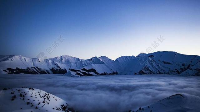 冒险 海拔高度 云 寒冷的 冷冰冰的 冰川 高的 冰 冰山 景观 山 自然 在户外 PINTURA 风景 天空 雪 看法 冬天