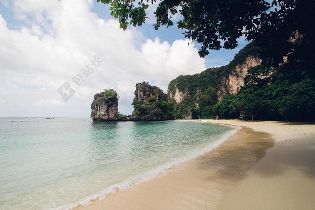 海滩 云 海岸 环境 田园 岛 叶 自然 海洋 海边 赛德 在户外 天堂 和平 涟漪 岩石 形成 沙 风景 风景 海 海景 海滨 海滨 岸 天空 夏天 冲浪 宁静 旅行 树 热带的 假期 水