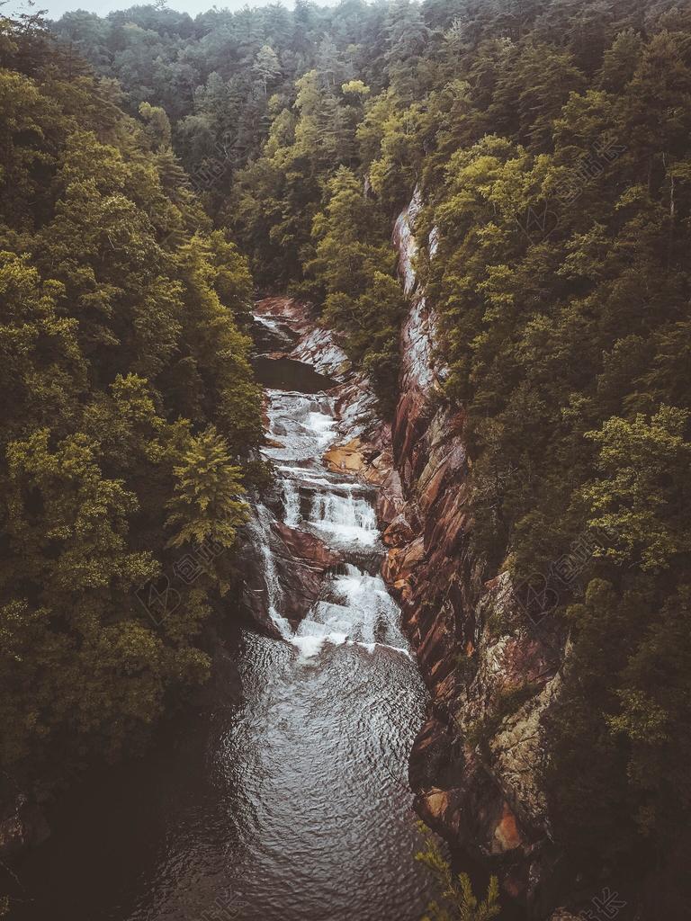 商务 商人 电子商务 股票交易所 业务 工作 地球 泥土 草地 操场 雨 下雨 忧郁 美女 丽人 优雅 美丽 漂亮 女孩 女人 女性 墙 围墙 表面 隔阂 背景 山 山峰 顶峰 景色 头发 毛发 毛 头部 营销 推广 商务 市场 策划 爱情 恋爱 恋人 情人 情侣 浪漫 冒险 探险 远足 度假 旅游 休闲 挑战 极限运动 幸福 快乐 高兴 家庭 甜蜜 职业装 正装 西装 商务 母亲 母爱 树木 丛林 森林 自然 环境 IPHONE 苹果 苹果手机 商务  服装 服饰 流行