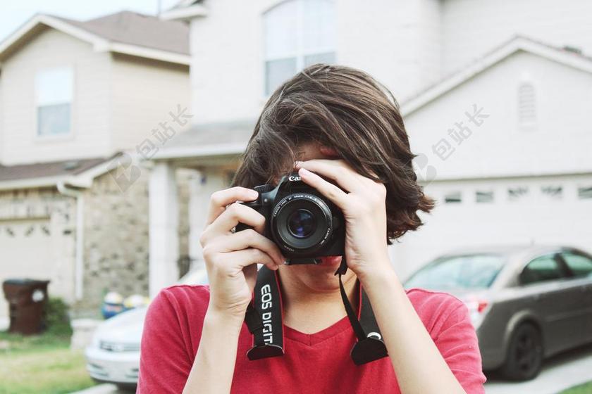 工作中 工作 办公室 会议 职场 科技 技术 信息科技 手 手势 握手 击掌 胜利   汽车 车 小汽车 轿车 跑车 头发 毛发 毛 头部 肖像 人物特写 画像 草地 草坪 草丛 全身像  窗户 工作 职业 职场 商务 男士 男性 男人