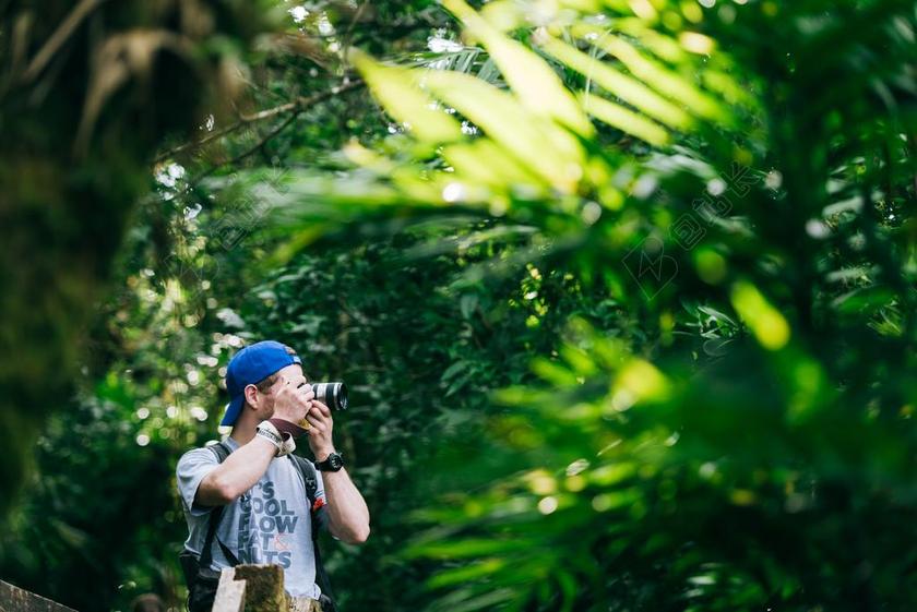 星空 太空 空间 手 手势 握手 击掌 胜利 旅行 旅游 行程 度假 休闲 度假 假日 冒险 探险 远足 度假 旅游 休闲 挑战 极限运动 学生 学员 青少年 自然 环境 人物 人群 风土人情 男士 男性 男人