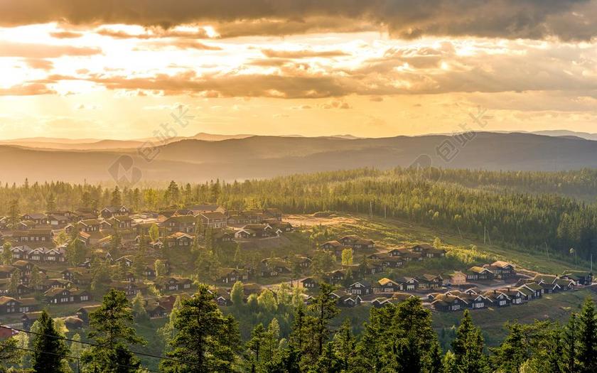 风景 风光 美景 田园 山水 建筑 大厦 建筑物 建设 日落 夕阳 太阳 灯光 光线 激光 打火机 山 山峰 顶峰 景色 房子 房间 住宅 老人 智者 老者 夏日 夏季 热情 天空 树木 丛林 森林 自然 环境  树 树木 树林 森林 山 山峦 山峰