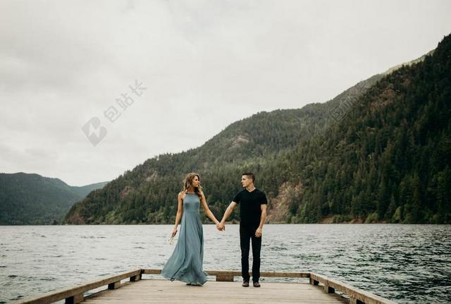 手 手势 握手 击掌 胜利 花 玫瑰 美丽 花朵 山 山峰 顶峰 景色  婚礼 喜庆 庆祝 节日 婚姻 爱人 恋人 情侣 爱情 恋爱 恋人 情人 情侣 浪漫 情侣 伴侣 爱情 肖像 人物特写 画像 树木 丛林 森林 音乐 音乐会 演唱会 可爱的 自然 环境 全身像 人物 人群 风土人情 雨 下雨 惬意 树 树木 树林 森林 男士 男性 男人 女性 女士 美丽 女人 一个女人  山 山峦 山峰
