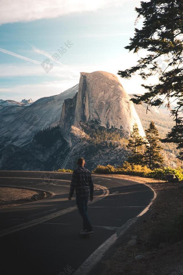 风景 风光 美景 田园 山水 道路 旅途 路途 户外 街道 公路 山 山峰 顶峰 景色 灯光 光线 激光 打火机 运动 健身 嬉戏 户外运动 冒险 瑜伽 冒险 探险 远足 度假 旅游 休闲 挑战 极限运动 天空 自然 环境 树 树木 树林 森林  人物 人群 风土人情 山 山峦 山峰