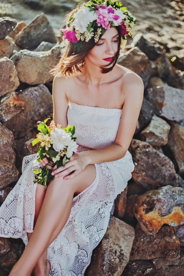 花 玫瑰 美丽 花朵 城市 都市 时尚 现代化 美女 丽人 优雅 美丽 漂亮 女孩 女人 女性 纹理 组织 材料 花纹 时尚 流行 个性 城市 婚礼 喜庆 庆祝 节日 婚姻 爱人 恋人 情侣 购物 商场 流行 时尚 美丽 头发 毛发 毛 头部 健康 绿色食品 环保 派对 聚会 庆祝 愉快 帮派 商场 店铺 商家 购物 假期 旅行 旅游 度假 休闲 开心 喜悦 笑话 开怀大笑 微笑 莞尔一笑 甜蜜 家 家园 家居 故乡 美丽 休闲 放松 休闲  厅 肖像 人物特写 画像 情侣 伴侣 爱情 夏日 夏季