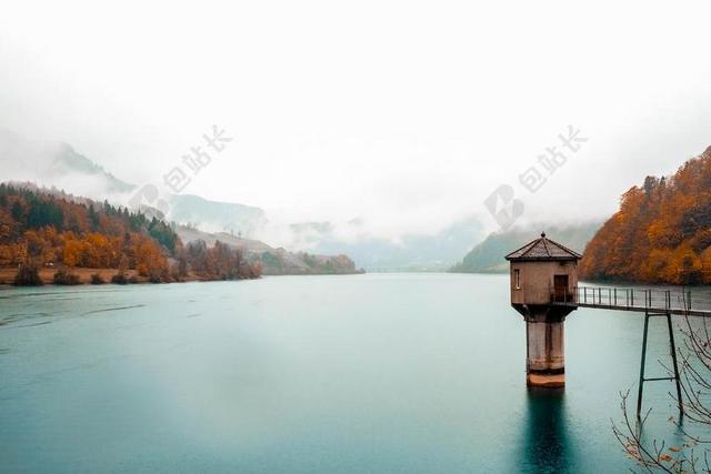 商务 商人 电子商务 股票交易所 业务 工作 风景 风光 美景 田园 山水 雨 下雨 忧郁 山 山峰 顶峰 景色  蔬菜 素食 素食主义 绿色食品 树木 丛林 森林 海 海水 大海 雨 下雨 惬意 云 云朵 天空 树 树木 树林 森林