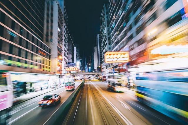 汽车 车 小汽车 轿车 跑车  夜晚 晚上 黑夜 黑暗 灯光 霓虹灯 城市 都市 时尚 现代化 灯光 光线 激光 打火机