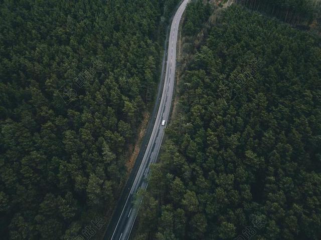 汽车 车 小汽车 轿车 跑车 风景 风光 美景 田园 山水 道路 旅途 路途 户外 街道 公路 家 家园 家居 故乡 美丽 休闲 自然 环境