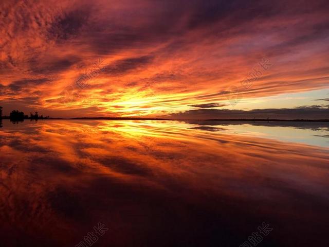 风景 风光 美景 田园 山水 日落 夕阳 太阳 美女 丽人 优雅 美丽 漂亮 女孩 女人 女性 自然 环境 海 海水 大海 雨 下雨 惬意