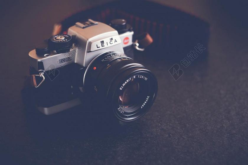 商务 商人 电子商务 股票交易所 业务 工作  办公室 工作室 工作 职场 科技 技术 信息科技 手 手势 握手 击掌 胜利 创意 艺术 个性 复古 酿酒 古典 收获 高雅 优雅 美丽 加拿大 城市 城市生活 现代化 黑色 暗色 黑白 昏暗