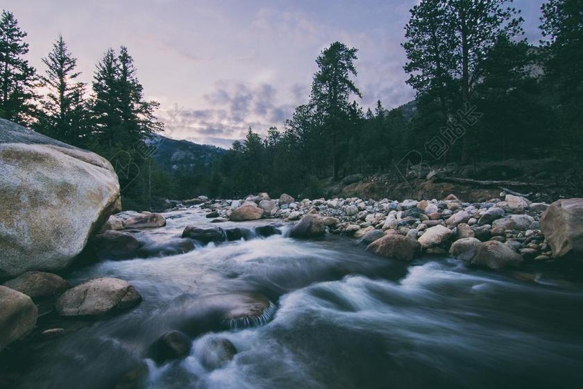 工作中 工作 办公室 会议 职场  风景 风光 美景 田园 山水 地球 泥土 草地 操场 美女 丽人 优雅 美丽 漂亮 女孩 女人 女性  爱情 恋爱 恋人 情人 情侣 浪漫 父亲 长辈 父爱  自在 舒适 安逸 合适  天空 自然 环境 可爱的 海 海水 大海  雨 下雨 惬意 工作 职业 职场 商务 山 山峦 山峰
