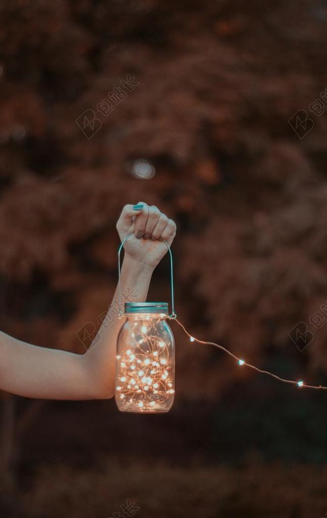 手 手势 握手 击掌 胜利 科技 技术 信息科技 灯光 光线 激光 打火机  美女 丽人 优雅 美丽 漂亮 女孩 女人 女性 复古 酿酒 古典 收获  开心 喜悦 笑话 开怀大笑    美食 食品 餐饮 肖像 人物特写 画像 饮料 喝酒 饮水 学校 学院 夏日 夏季 热情  全身像 可爱的 脚 足 活力         农场 农田 庄园