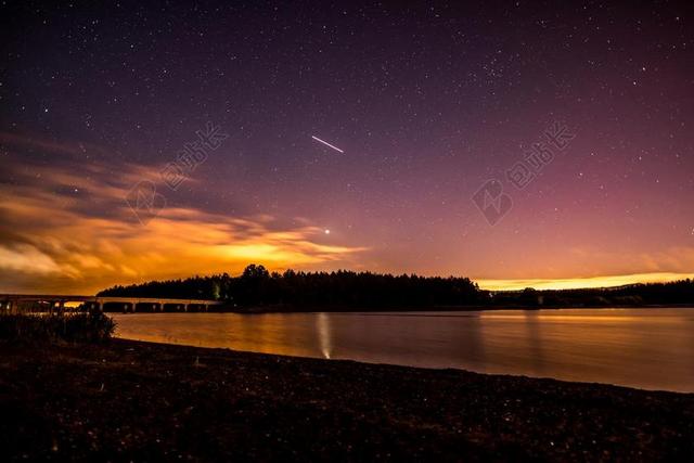星空 星星 闪光 明星 夜晚 晚上 黑夜 黑暗 灯光 霓虹灯 日落 夕阳 太阳 灯光 光线 激光 打火机 天空 沙滩 海滩 自然 环境