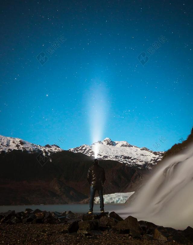 星空 太空 空间  星空 星星 闪光 明星  风景 风光 美景 田园 山水 美女 丽人 优雅 美丽 漂亮 女孩 女人 女性  山 山峰 顶峰 景色 肖像 人物特写 画像  天空  全身像 自然 环境 活力 男士 男性 男人