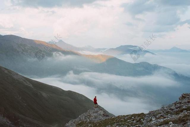 风景 风光 美景 田园 山水 日落 夕阳 太阳 山 山峰 顶峰 景色 美女 丽人 优雅 美丽 漂亮 女孩 女人 女性 旅行 旅游 行程 度假 休闲 度假 假日 冒险 探险 远足 度假 旅游 休闲 挑战 极限运动 肖像 人物特写 画像 书 书籍 阅读 云 云朵 天空 人物 人群 风土人情 山 山峦 山峰