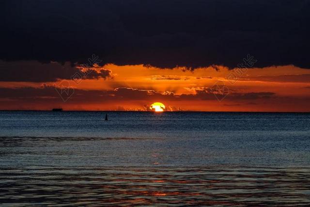 风景 风光 美景 田园 山水 日落 夕阳 太阳 爱情 恋爱 恋人 情人 情侣 浪漫 天空 学校 学院 海 海水 大海  可爱的  雨 下雨 惬意