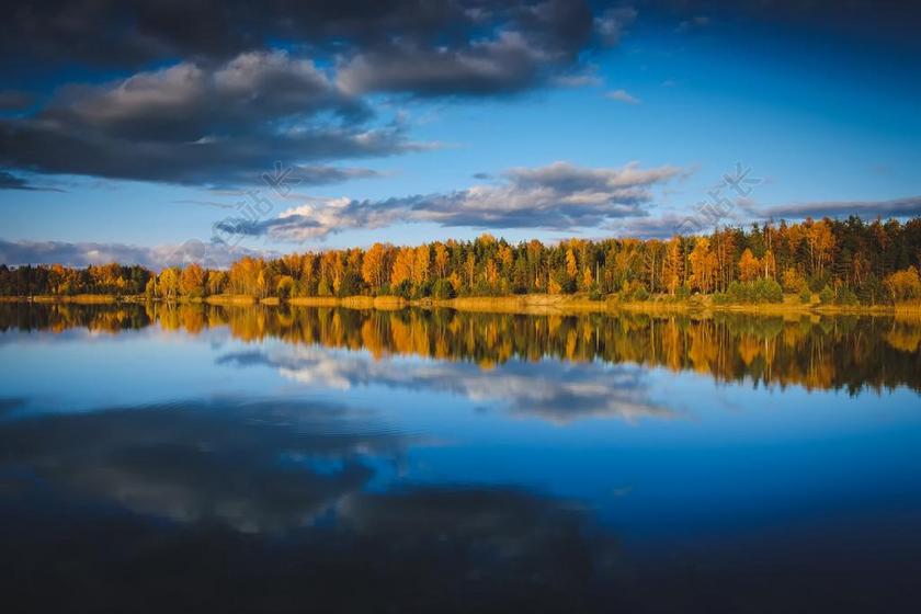 风景 风光 美景 田园 山水 天空 树木 丛林 森林 秋天 秋日 海 海水 大海 雨 下雨 惬意 树 树木 树林 森林