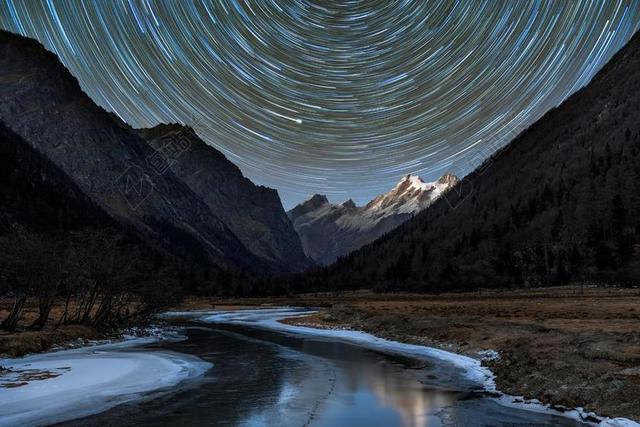 星空 星星 闪光 明星 风景 风光 美景 田园 山水 天空 草地 草坪 草丛 音乐 音乐会 演唱会 自然 环境 中国 文化 东方 亚洲